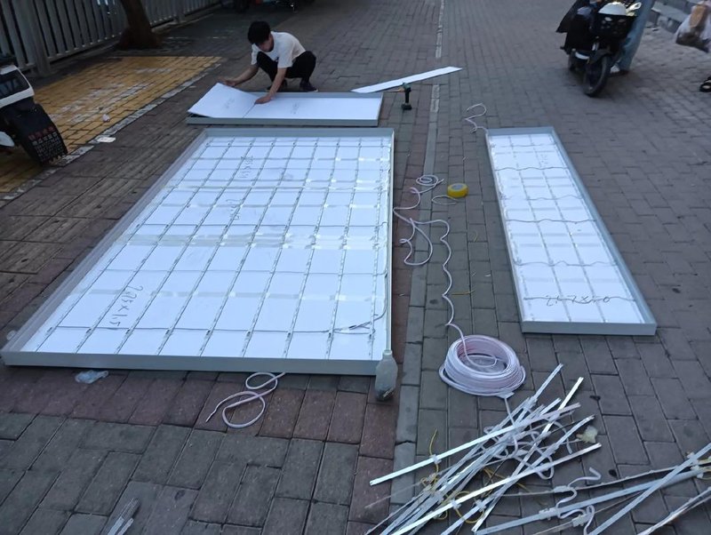 灯箱制作安装：照亮城市夜景的艺术
